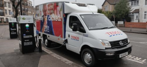 150臺上汽大通MAXUS EV90空運(yùn)赴英 創(chuàng)全球電動輕型商用車空運(yùn)紀(jì)錄